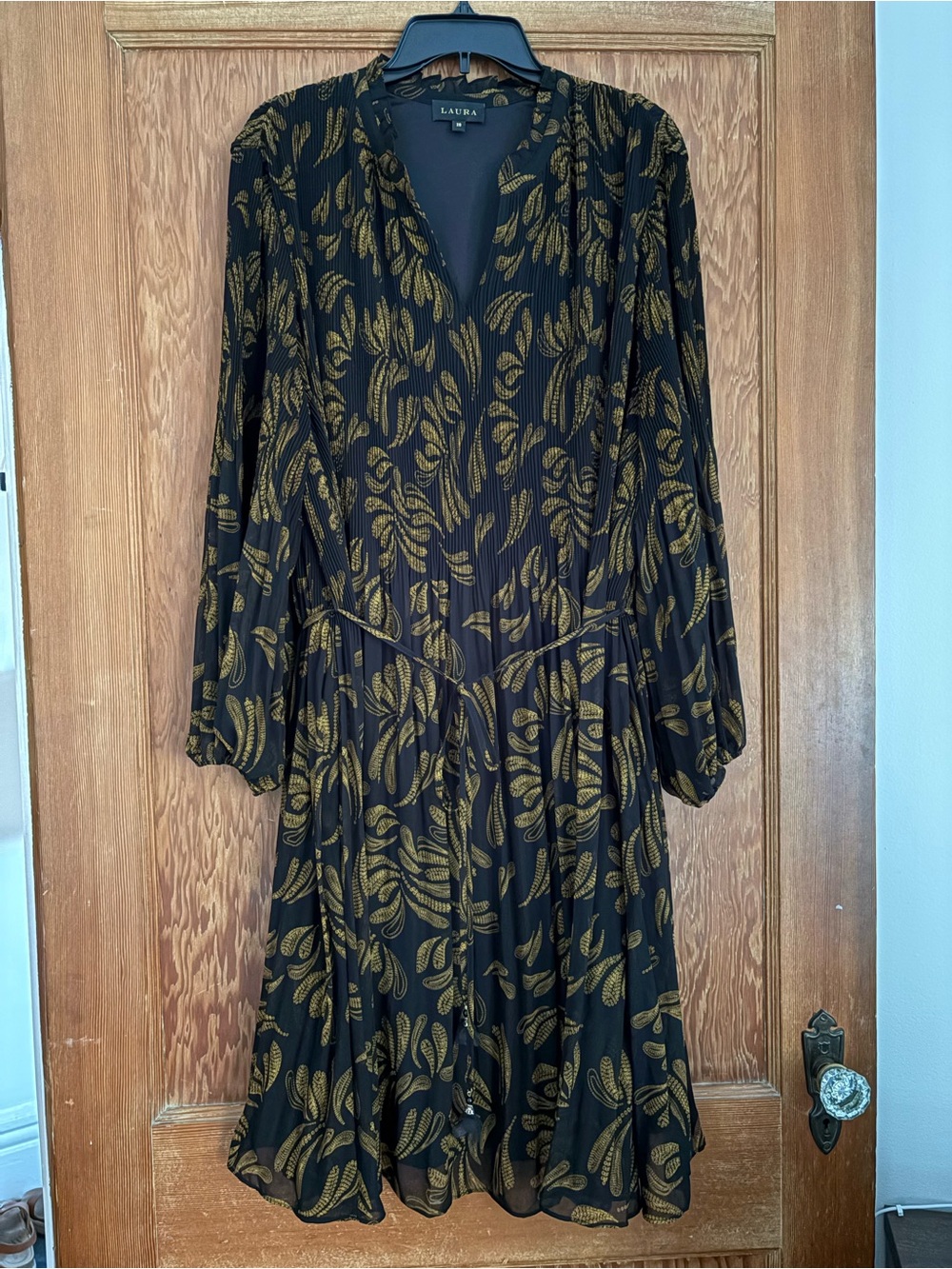 Black & Gold Pleated Long-Sleeve Dress